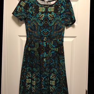 Small LuLaRoe Amelia